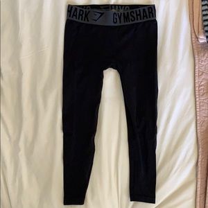 Cropped black leggings